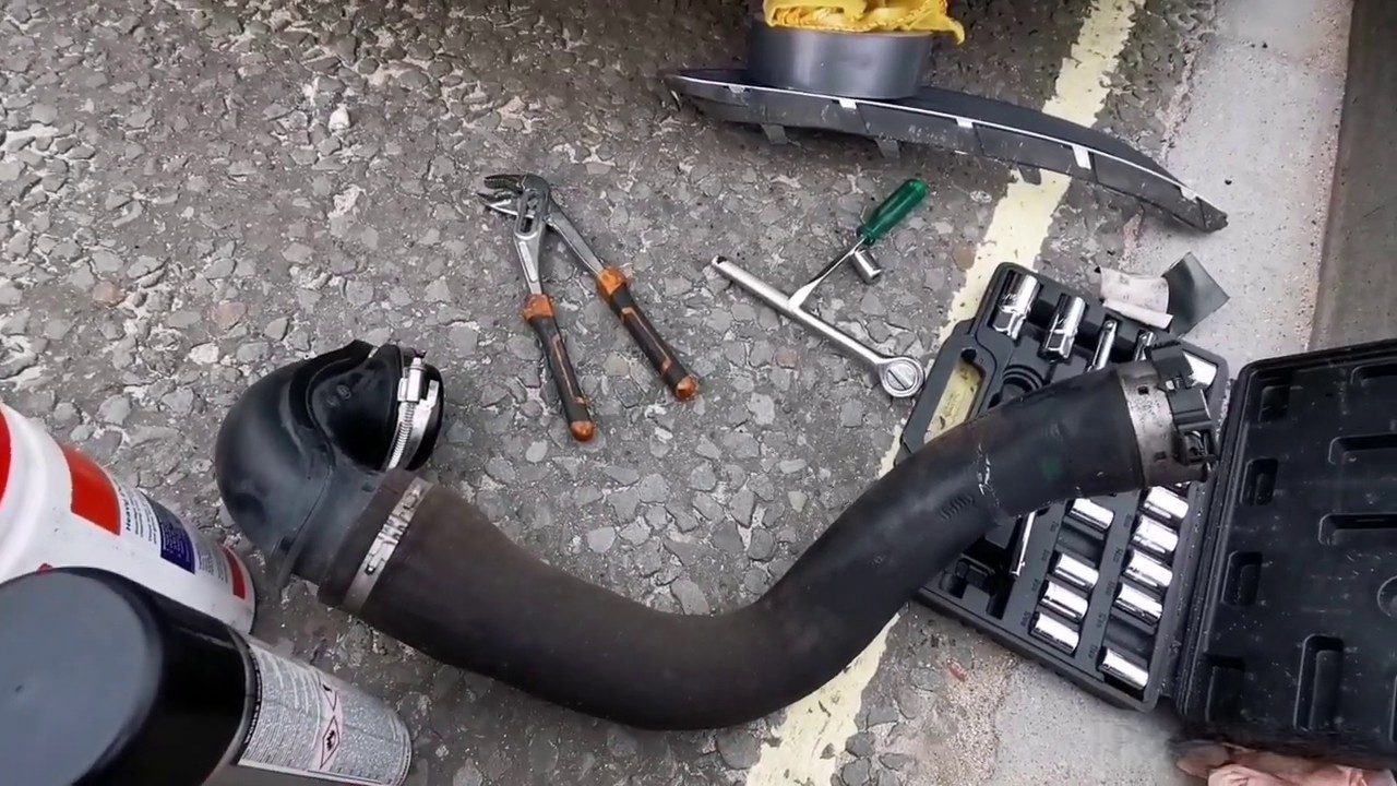 Înlocuire furtun intercooler